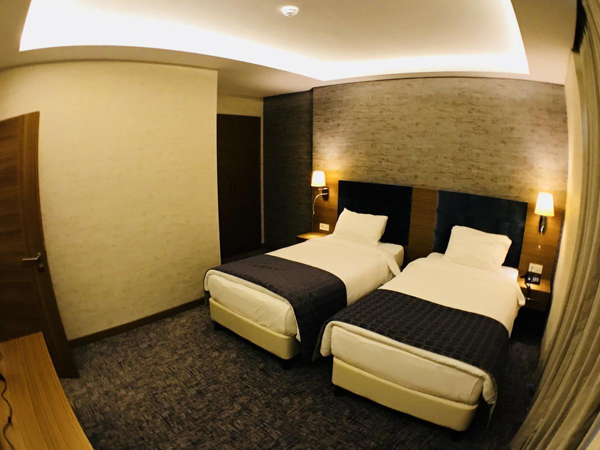 Garden Zara Hotel Luaran gambar